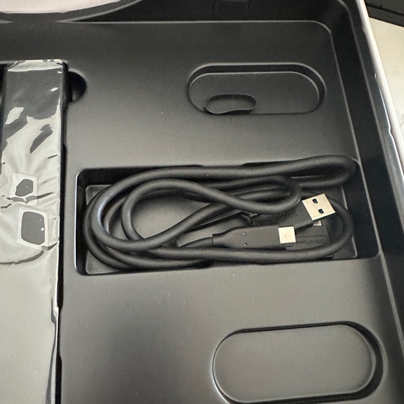 Laptop 2nd monitor extender- Mobile Pixels TRIO - Picture 4 of 11